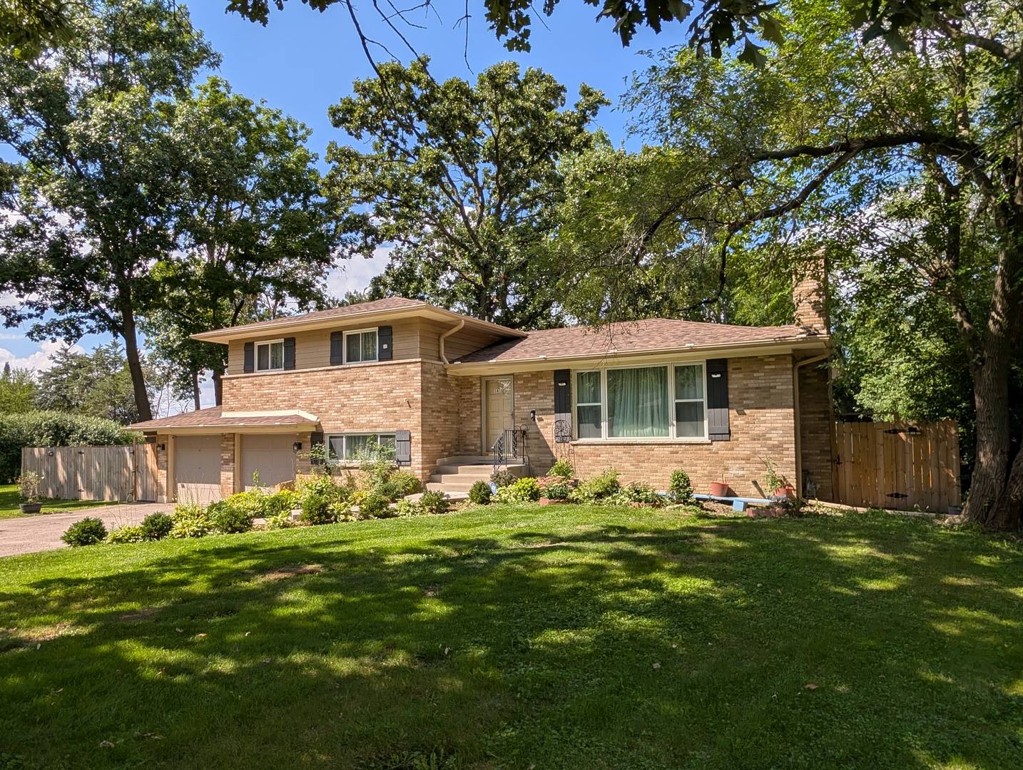 141 E Potter ST, Wood Dale, IL 60191