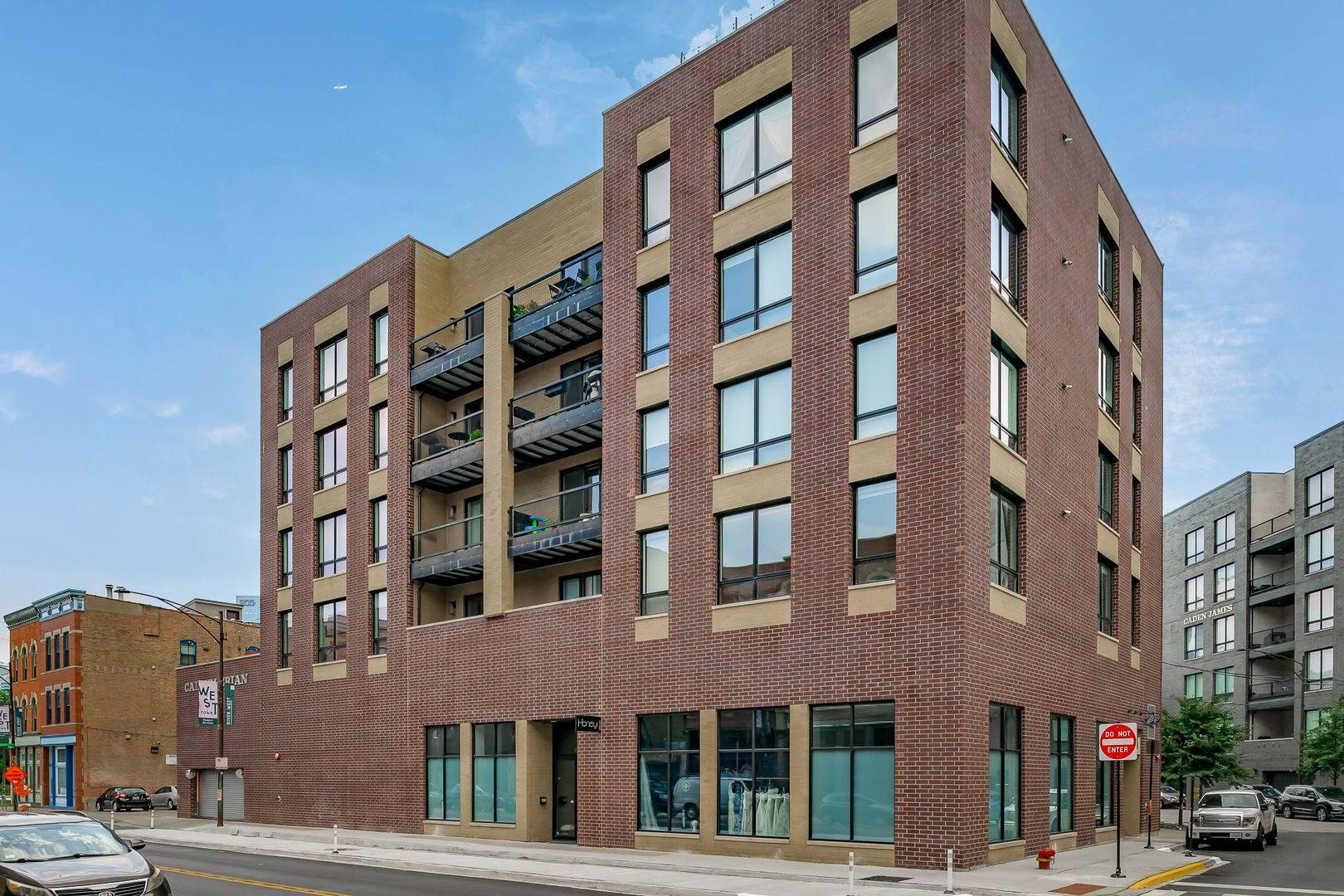 680 N Milwaukee AVE #604, Chicago, IL 60642