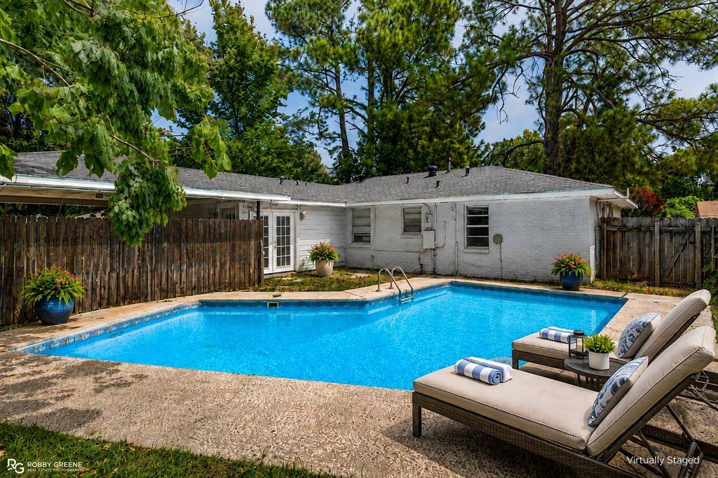 2704 E Cavett Drive, Shreveport, LA 71104