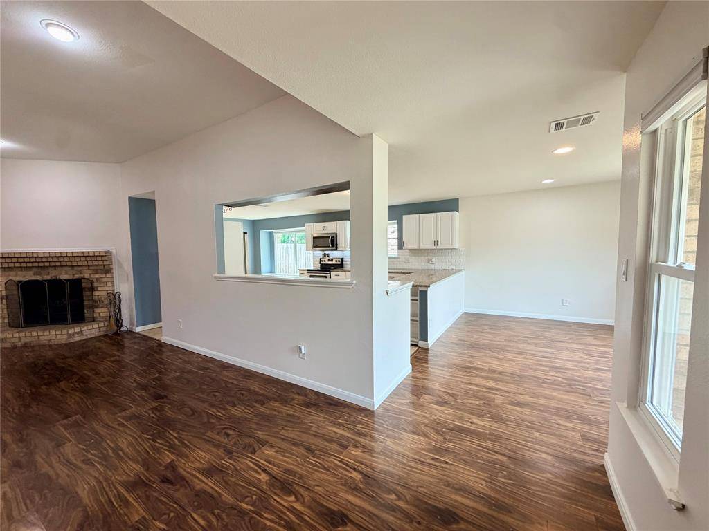 7102 Lyons Road, Garland, TX 75043