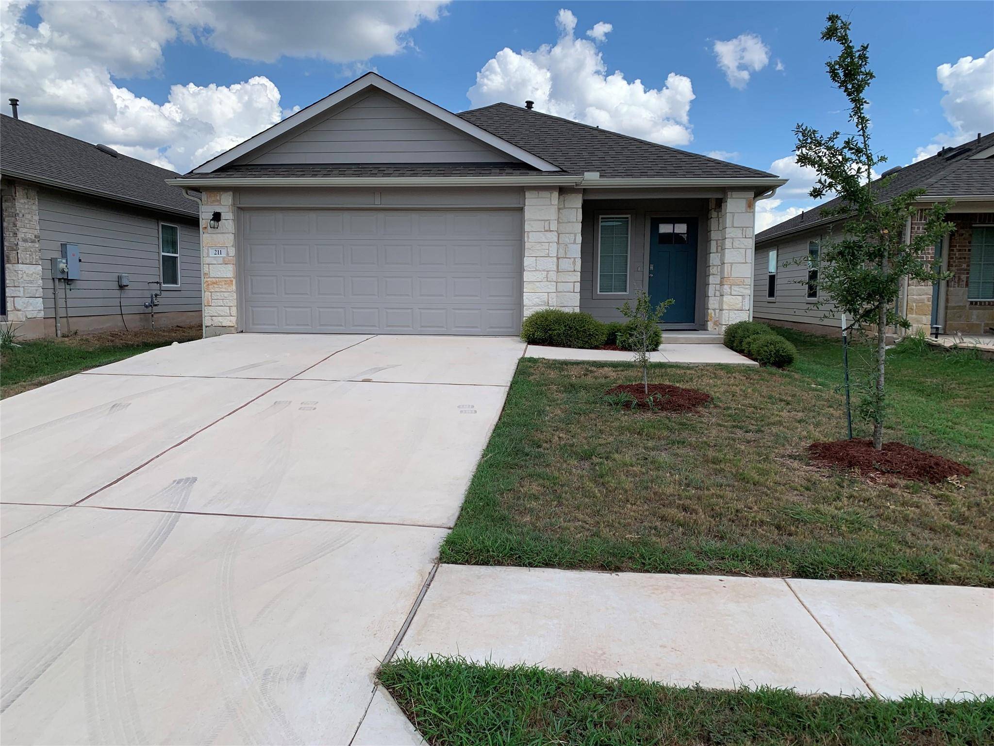 211 Hamilton Pool LN, Bastrop, TX 78602