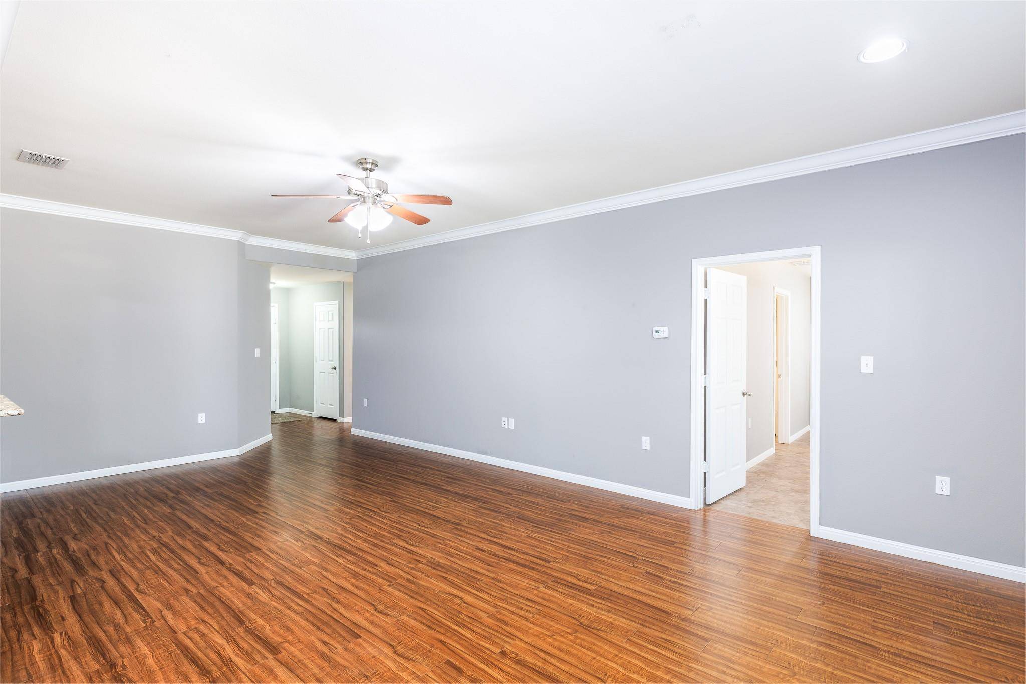 186 Talon DR, Luling, TX 78648
