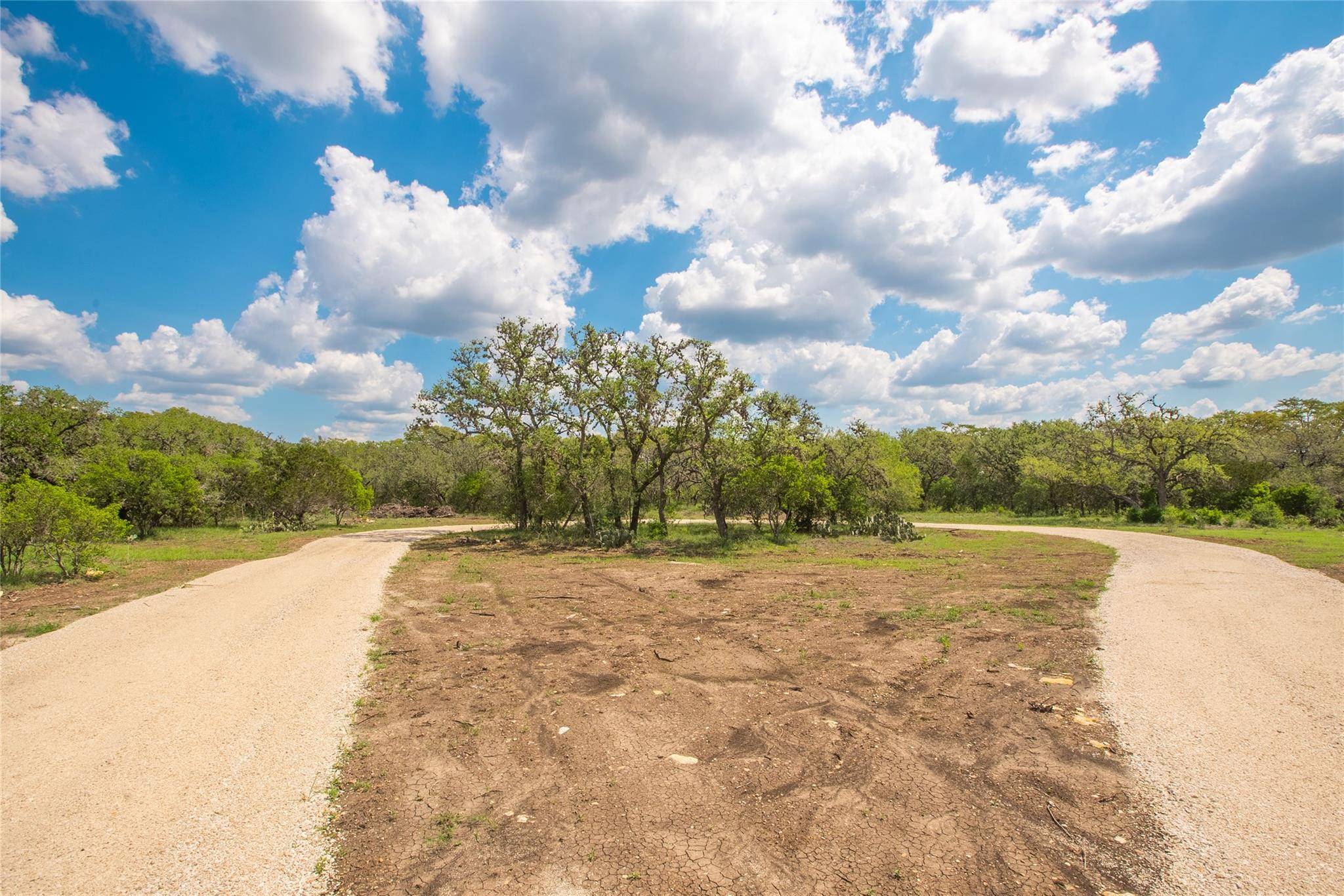 401 Bow Wood DR, Utopia, TX 78885