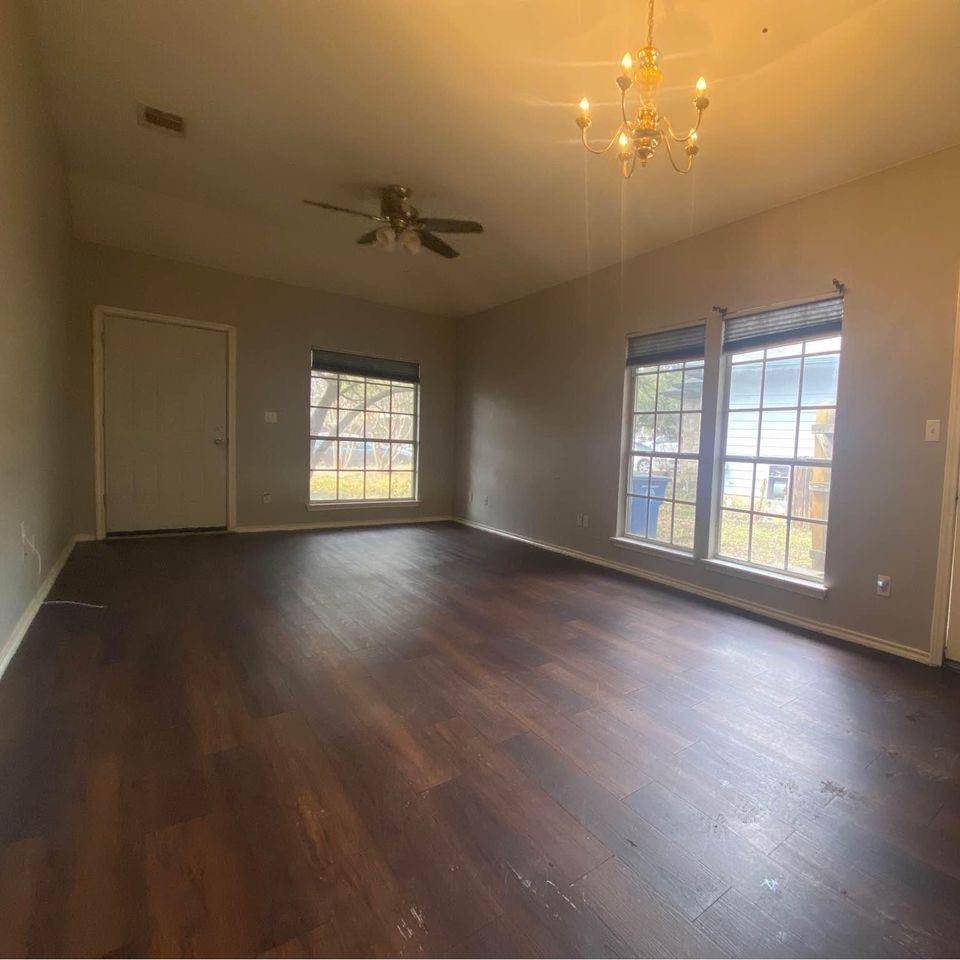 8704 Weiser DR #A, Austin, TX 78729