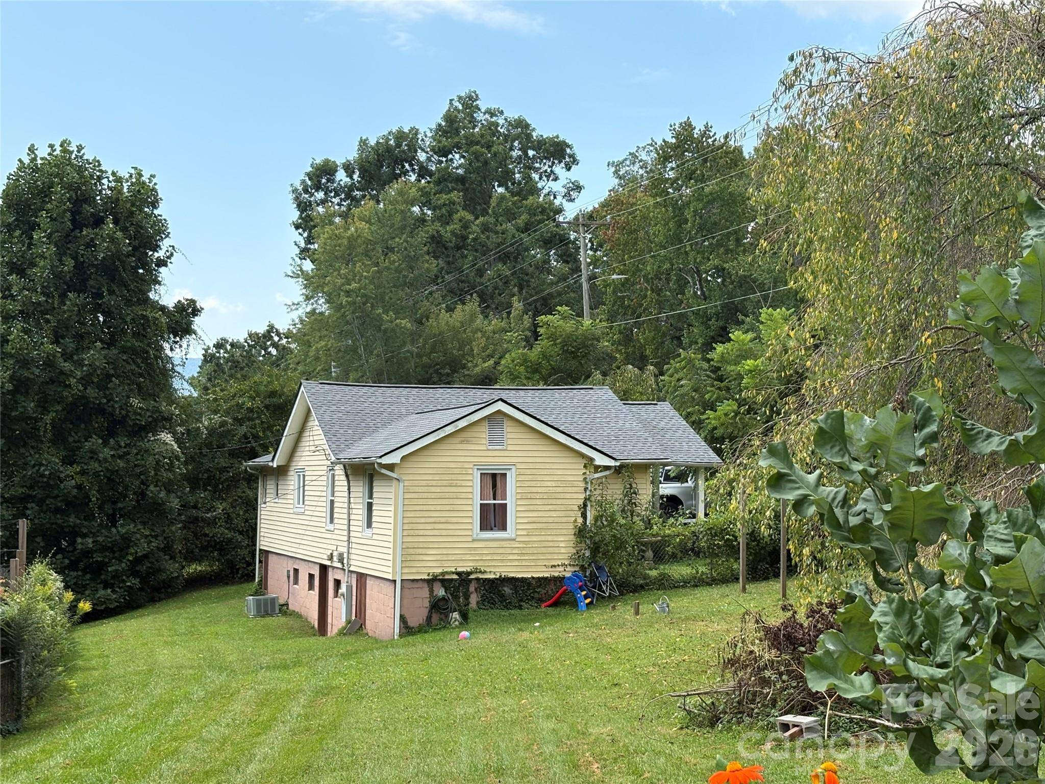 408 McCoy Cove RD, Black Mountain, NC 28711