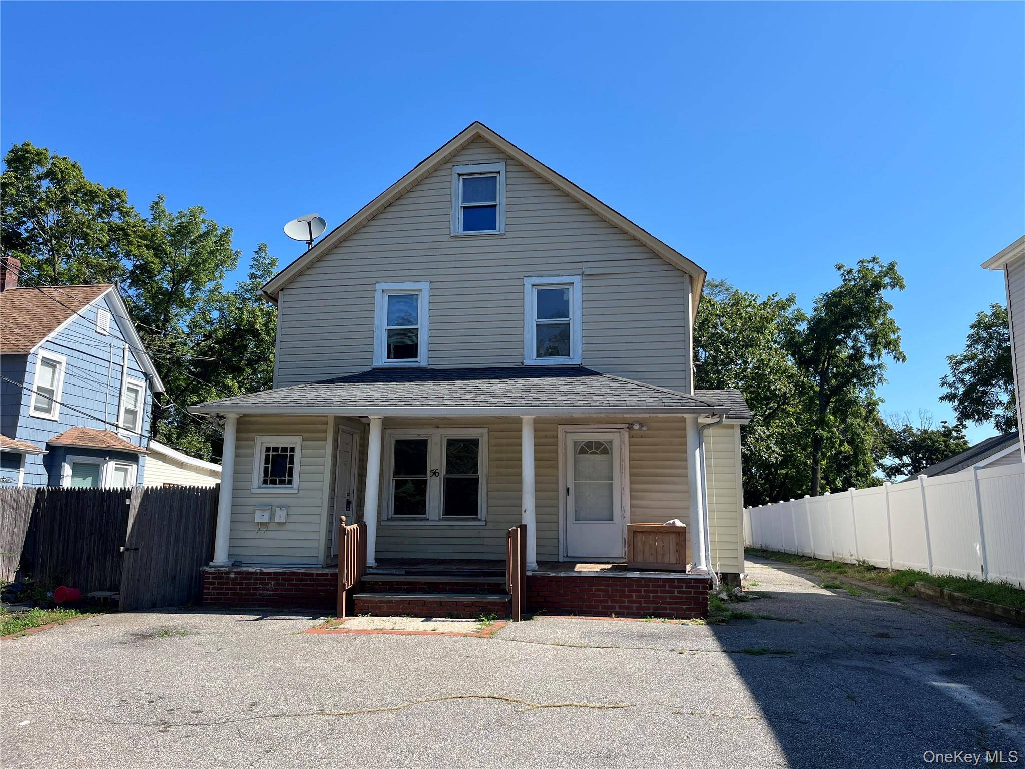 56 Lowndes AVE, Huntington Station, NY 11746