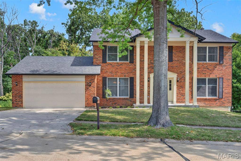 2851 Spring Water DR, St Louis, MO 63129
