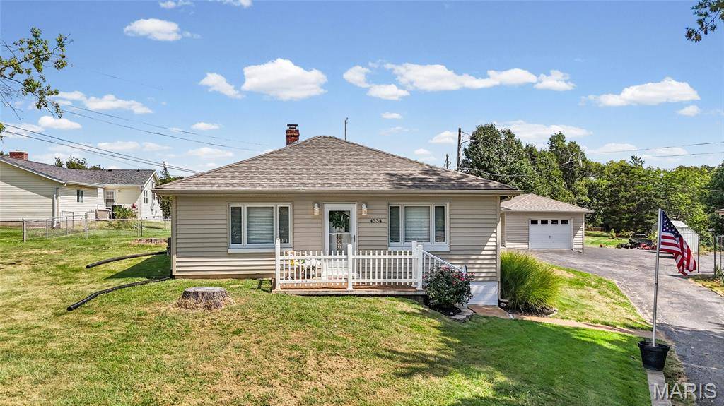 4334 Ringer RD, Oakville, MO 63129
