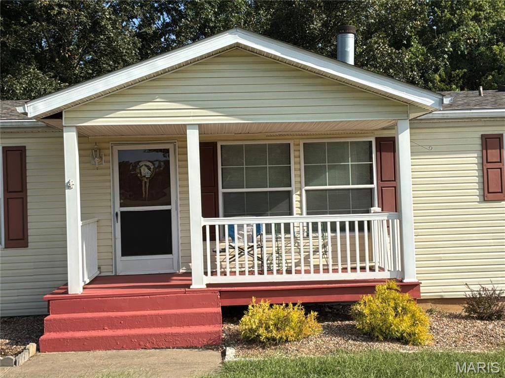 218 S Warren DR, Winfield, MO 63389