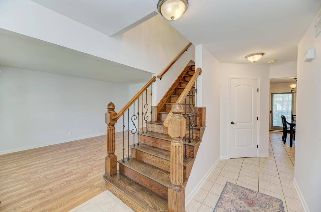 1446 WOODSCREEK CIR, Crystal Lake, IL 60014