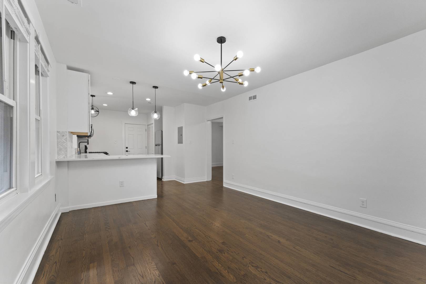 5304 W Cornelia AVE #1, Chicago, IL 60641