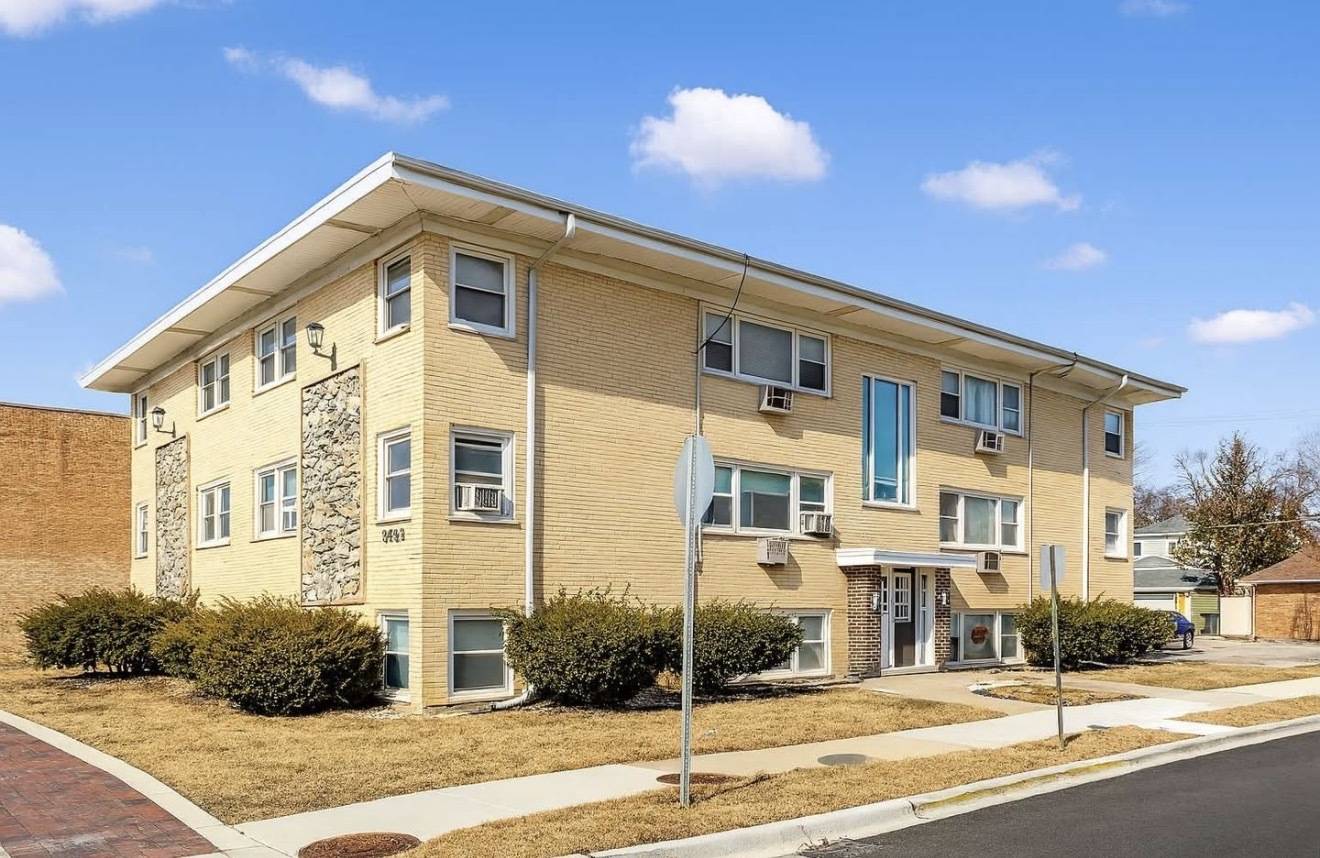 8636 Grand AVE #3A, River Grove, IL 60171
