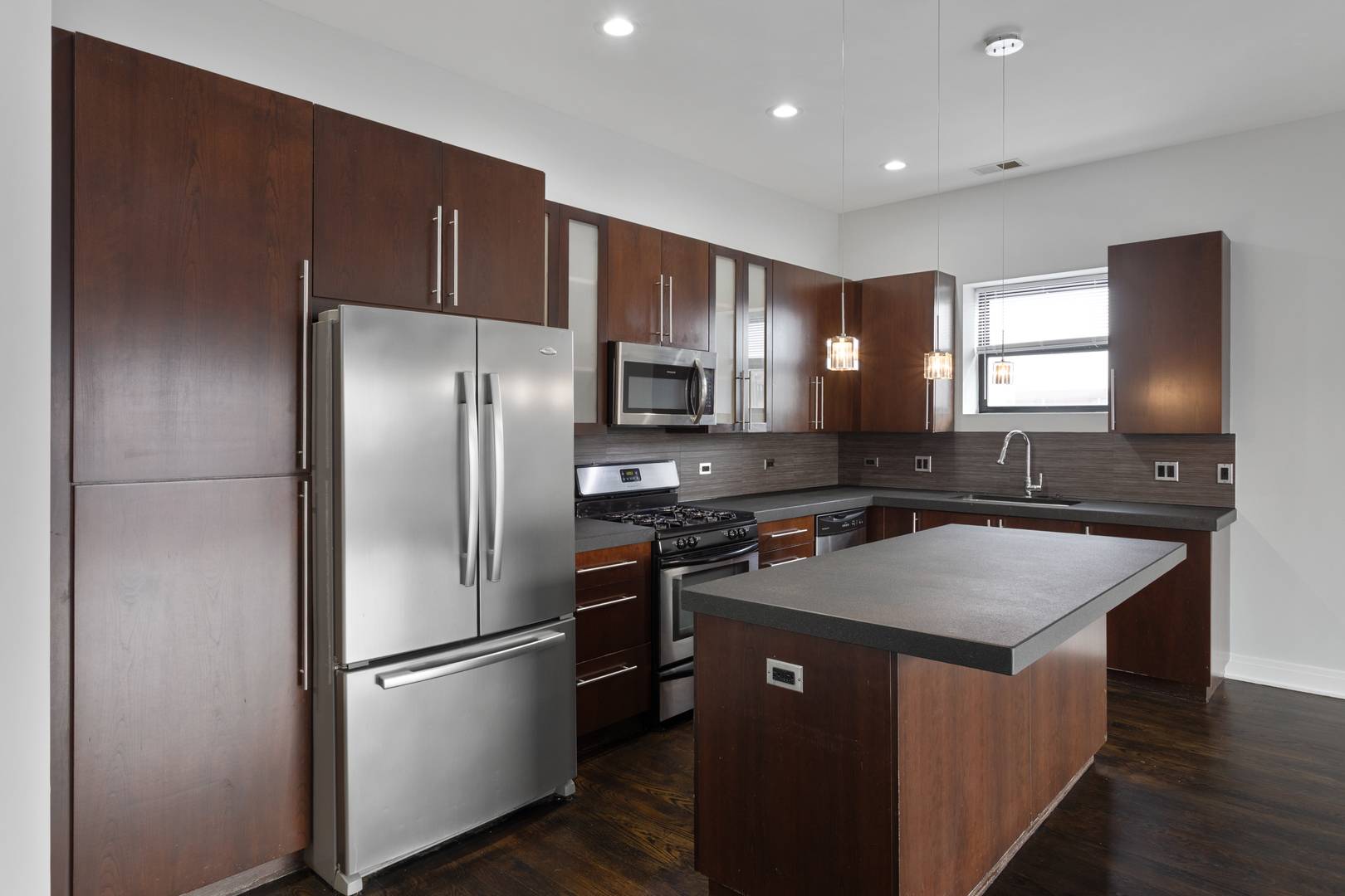 1412 W Morse AVE #3B, Chicago, IL 60626