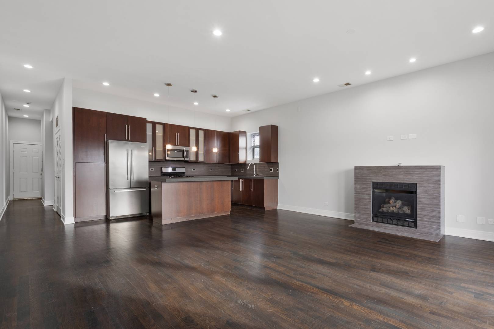 1412 W Morse AVE #3B, Chicago, IL 60626