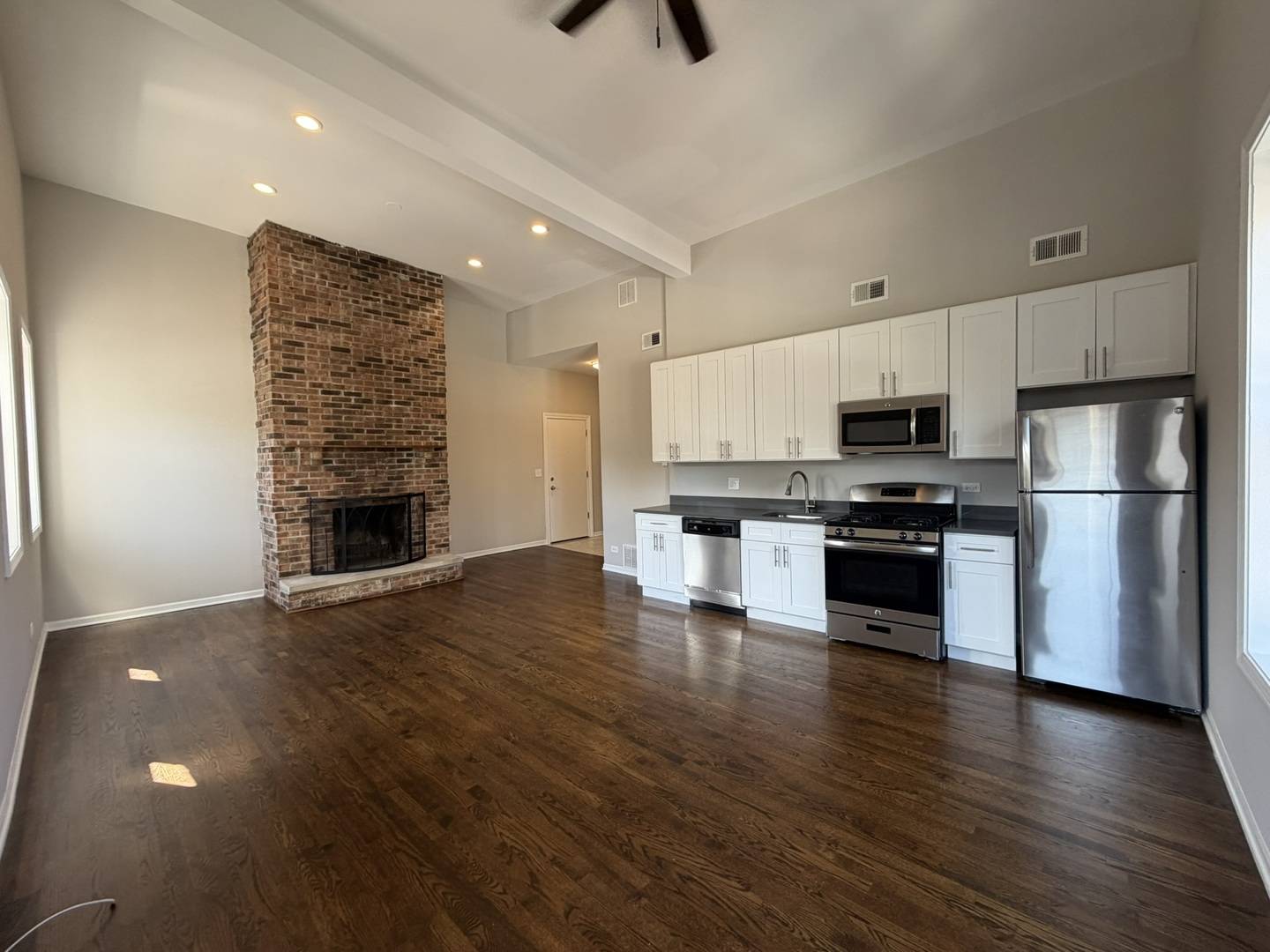617 W Drummond PL #3CE, Chicago, IL 60614
