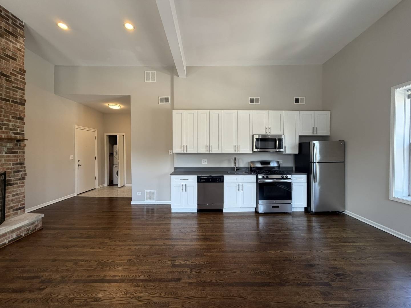 617 W Drummond PL #3CE, Chicago, IL 60614