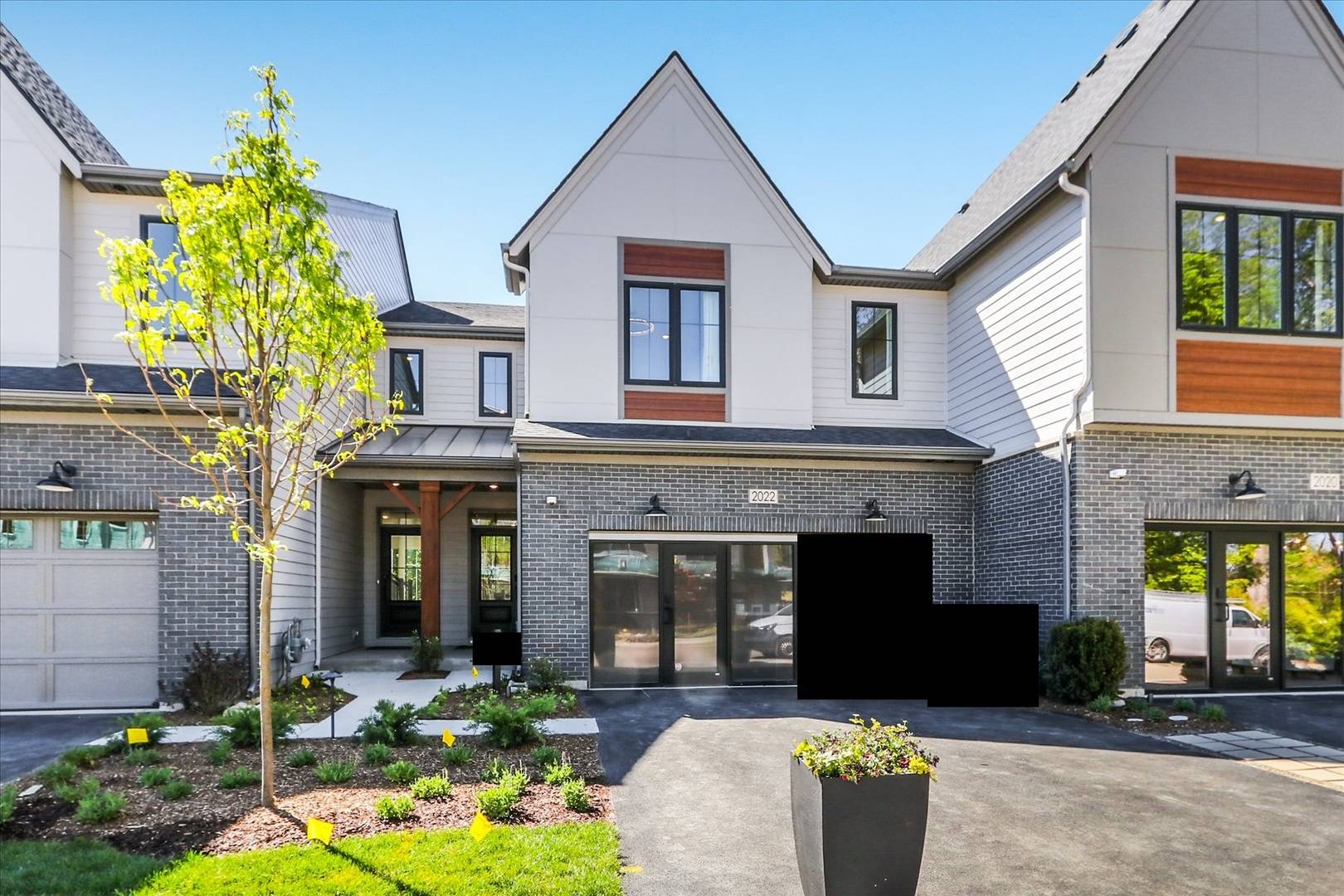 2054 Iron Ridge LN, Naperville, IL 60563