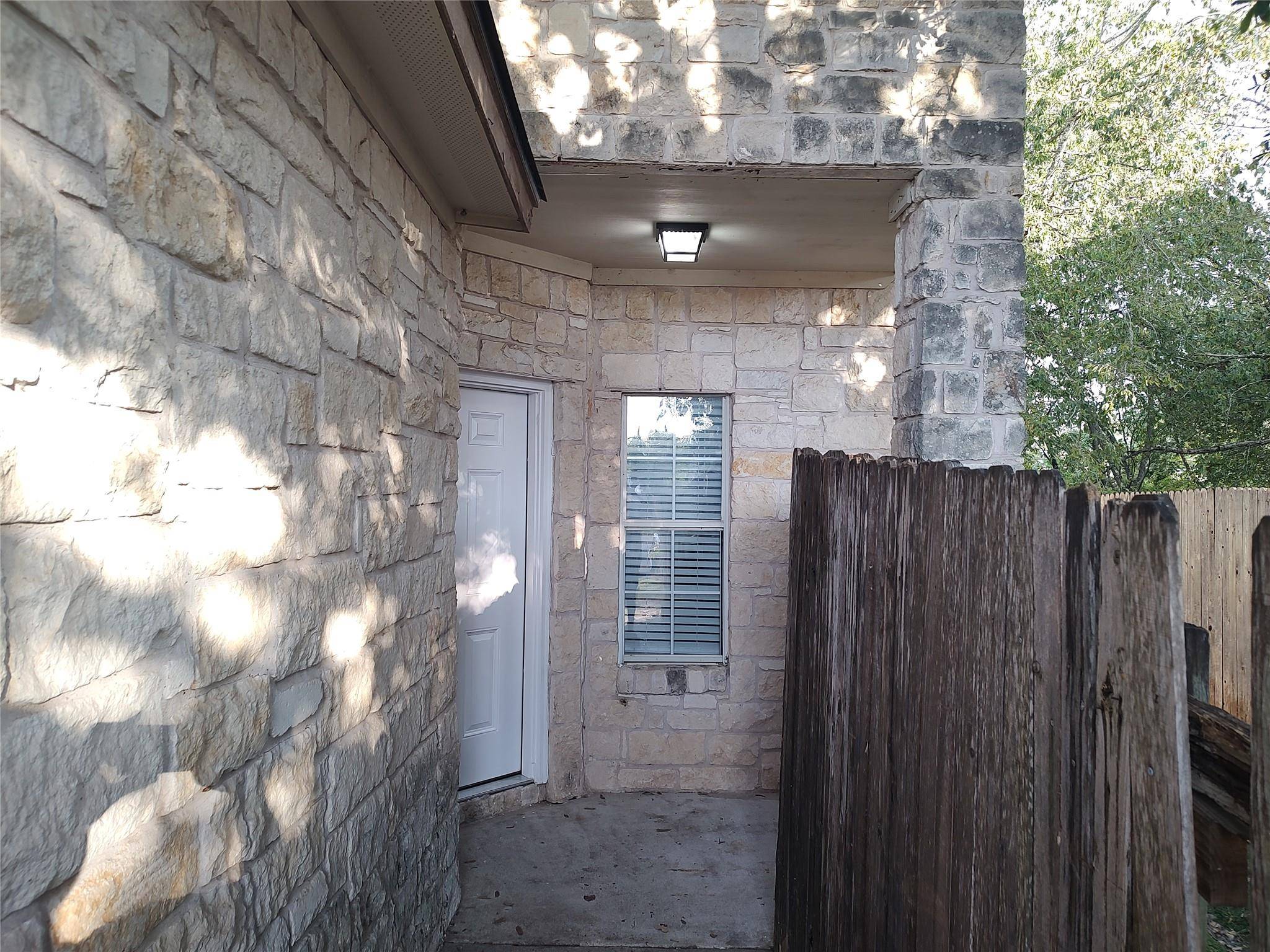 1619 Constantino CIR #B, Austin, TX 78745