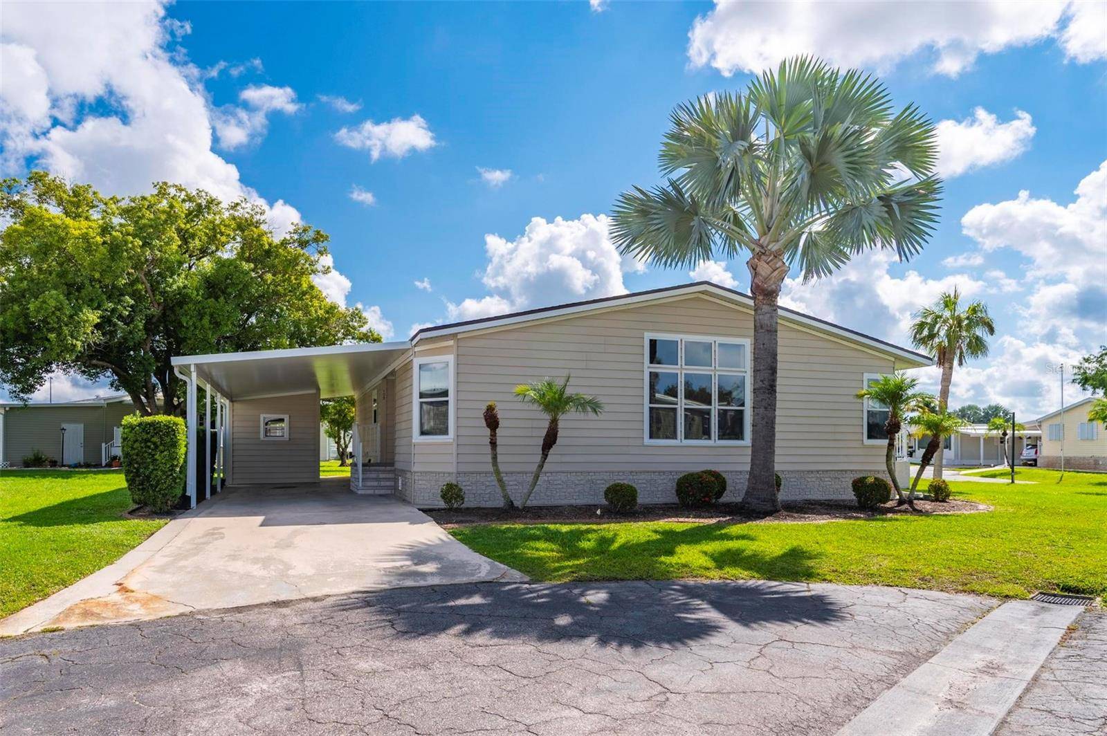1000 KINGS HWY #105, Port Charlotte, FL 33980