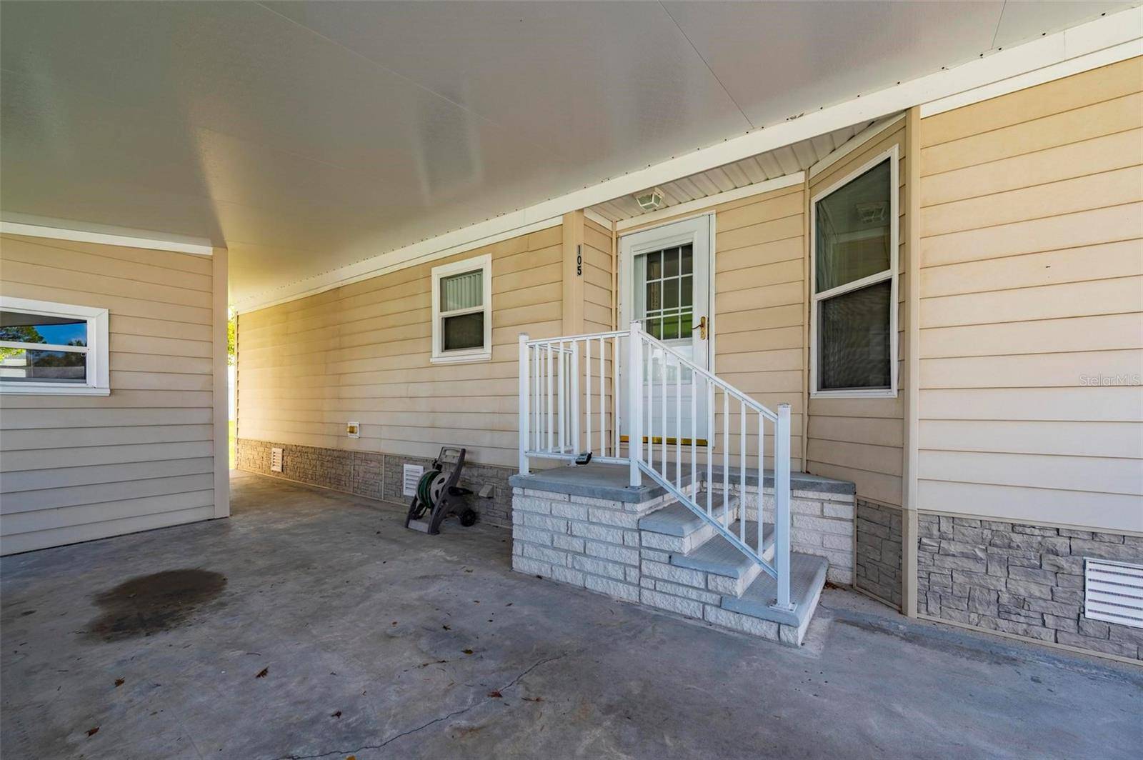 1000 KINGS HWY #105, Port Charlotte, FL 33980