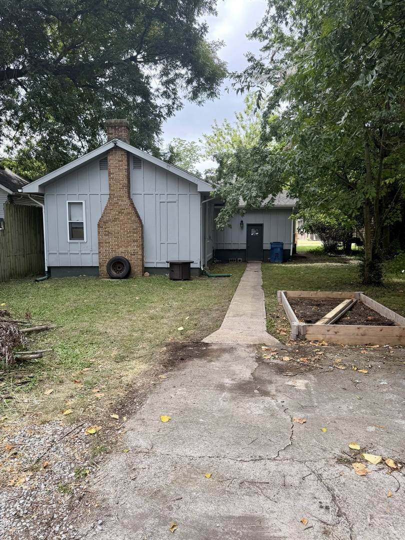 205 W 6th ST, Benton, IL 62812