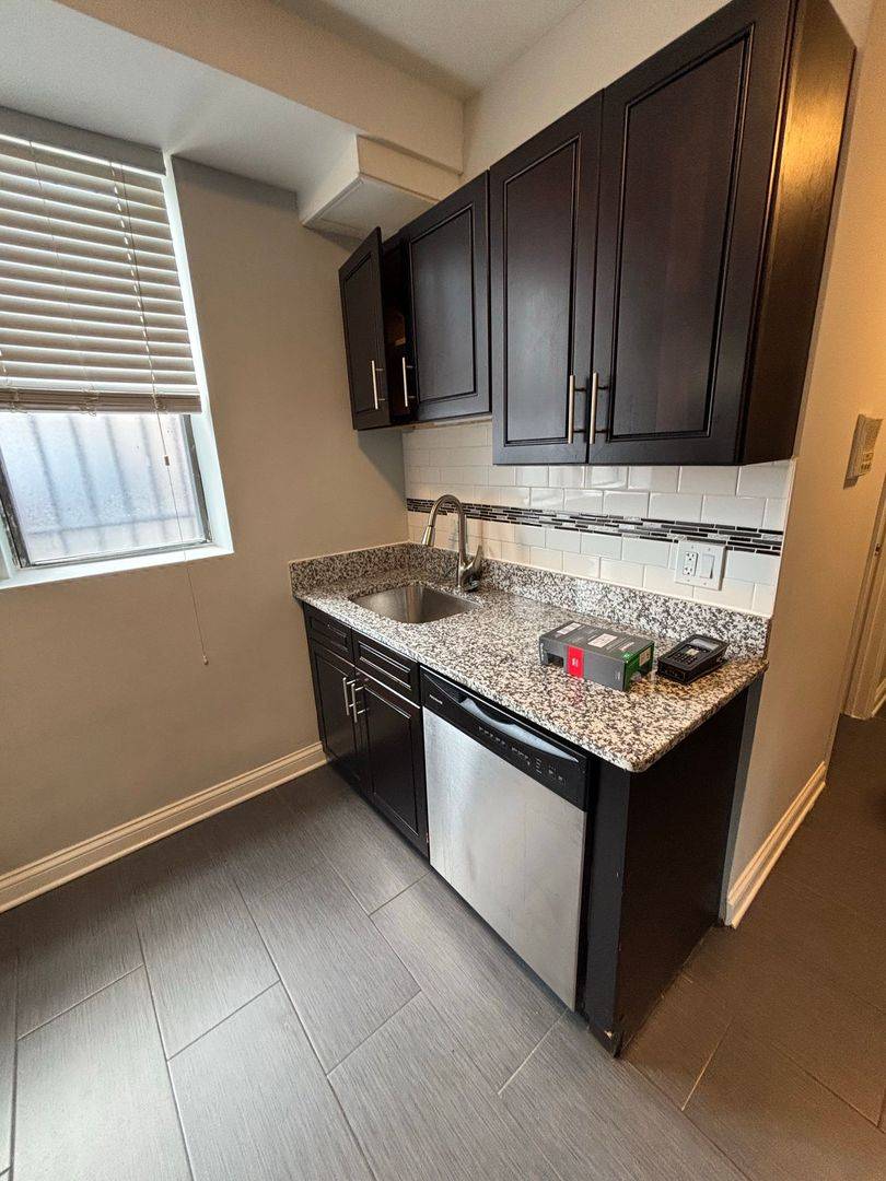 3641 W Dickens AVE #GB, Chicago, IL 60647
