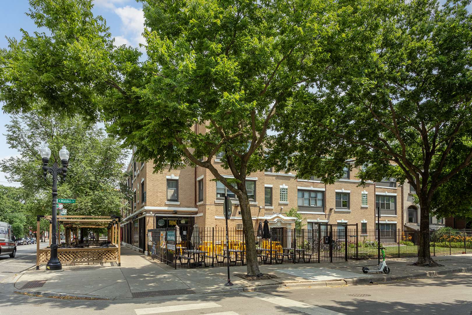 4555 N Malden ST #205, Chicago, IL 60640