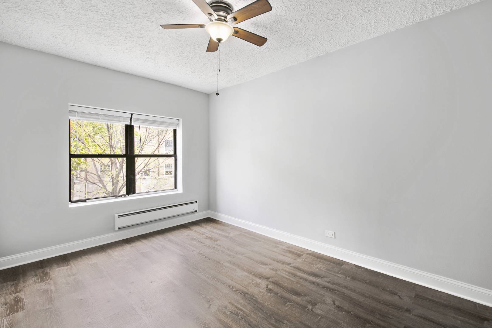 4555 N Malden ST #205, Chicago, IL 60640