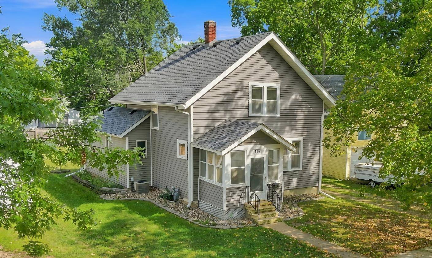 719 5th AVE NW, Faribault, MN 55021