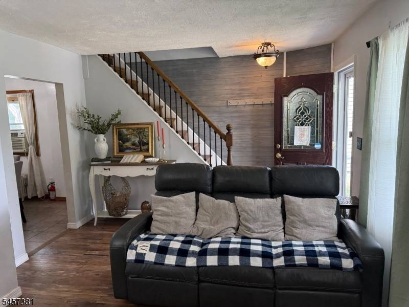 60 Willet St, Bloomfield Twp., NJ 07003