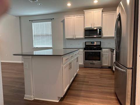 804 Goldilocks LN, Austin, TX 78652