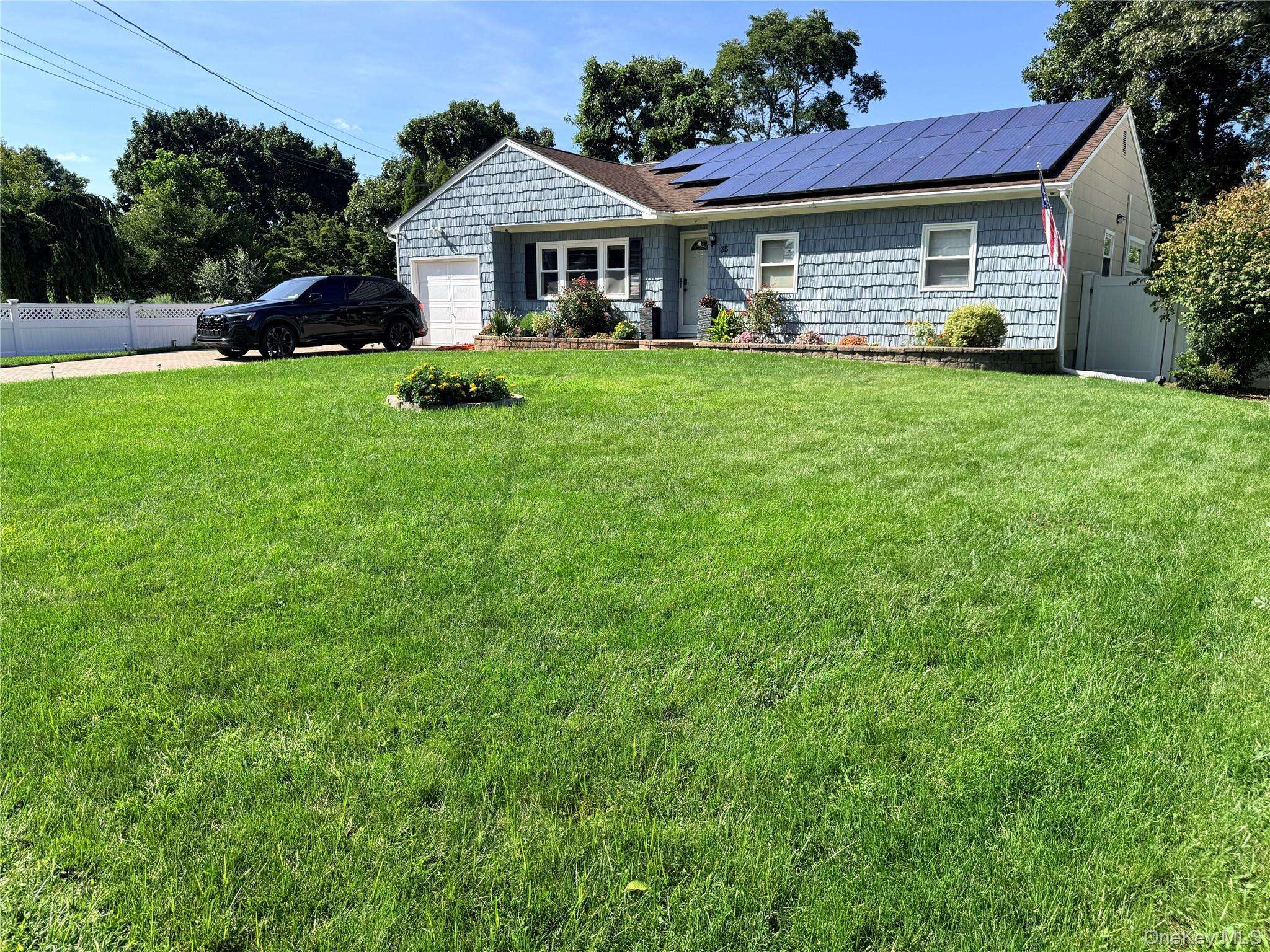 35 Ranch DR, Shirley, NY 11967