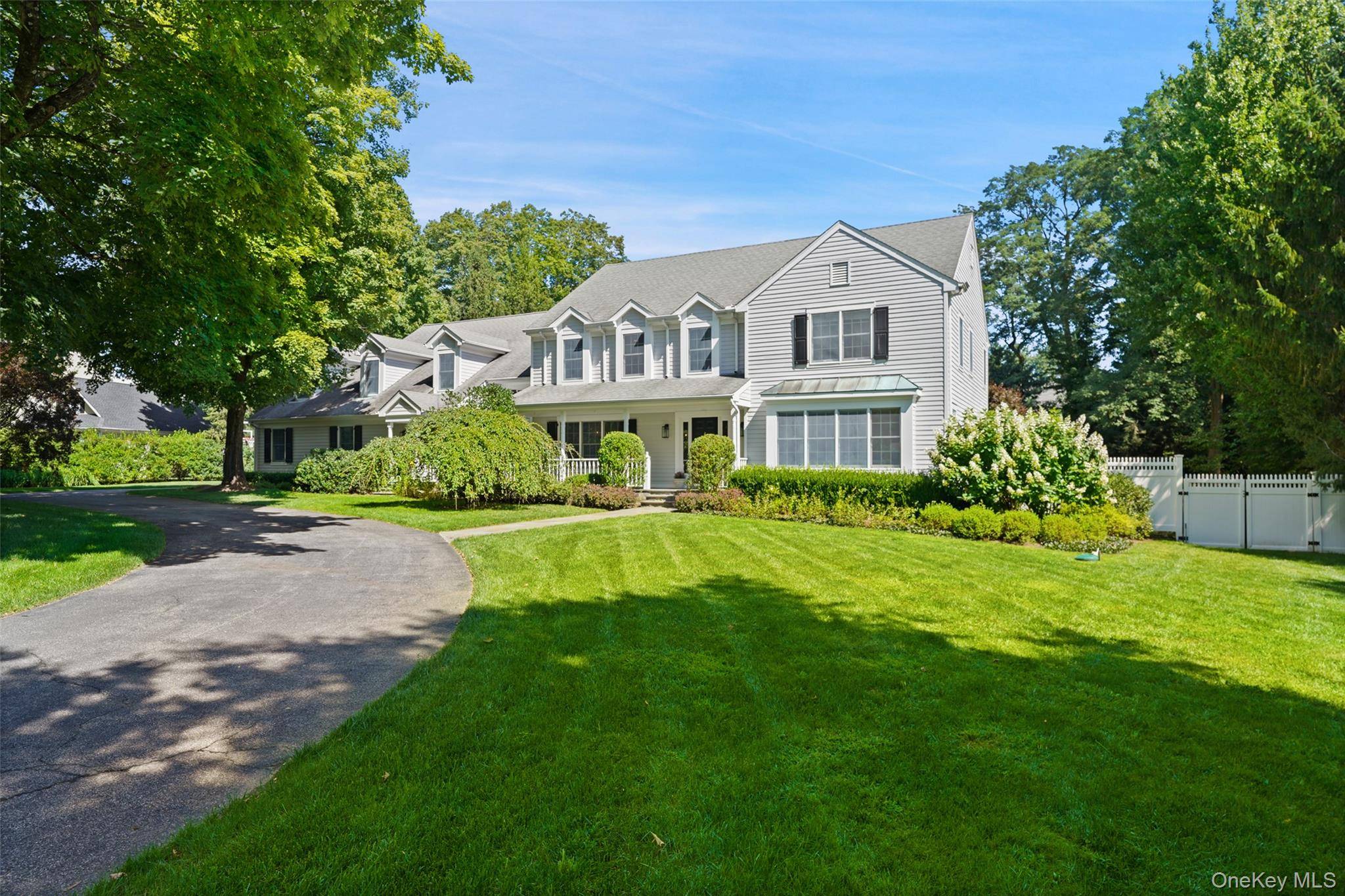 6 Round House CT, Bedford, NY 10506