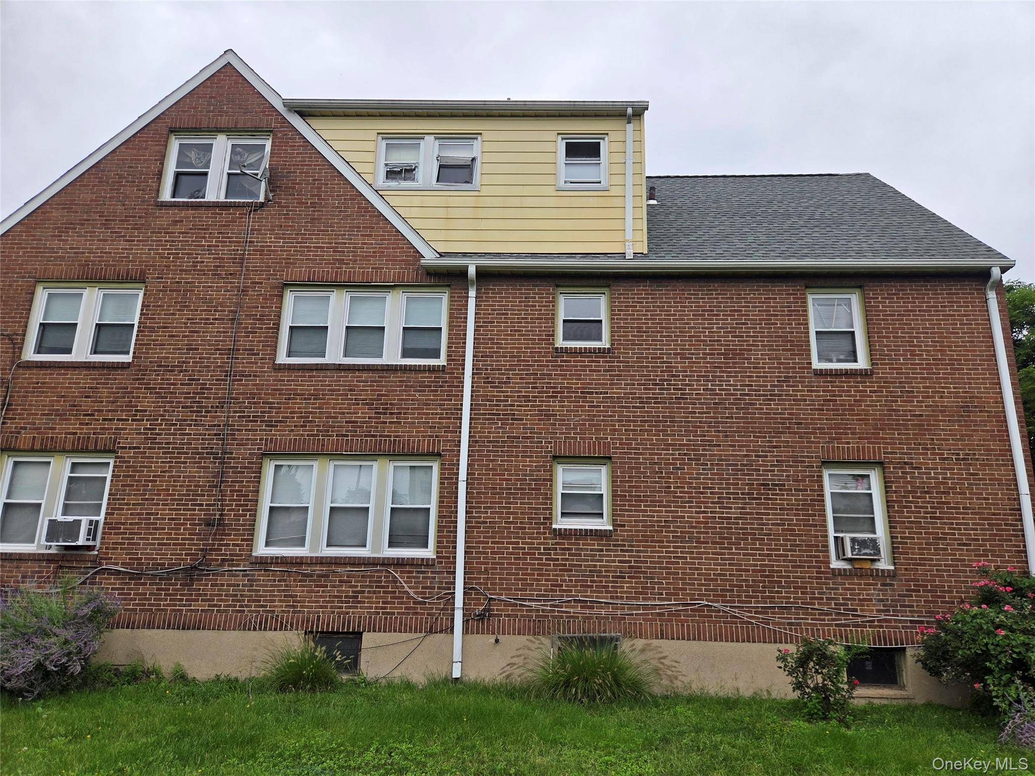 341 S 9th AVE, Mount Vernon, NY 10550