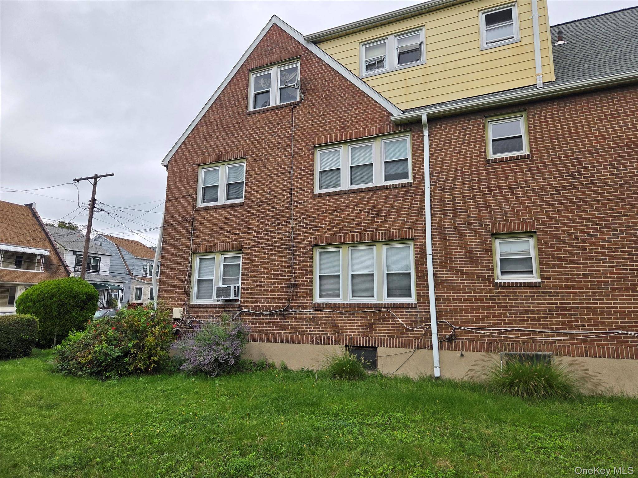 341 S 9th AVE, Mount Vernon, NY 10550