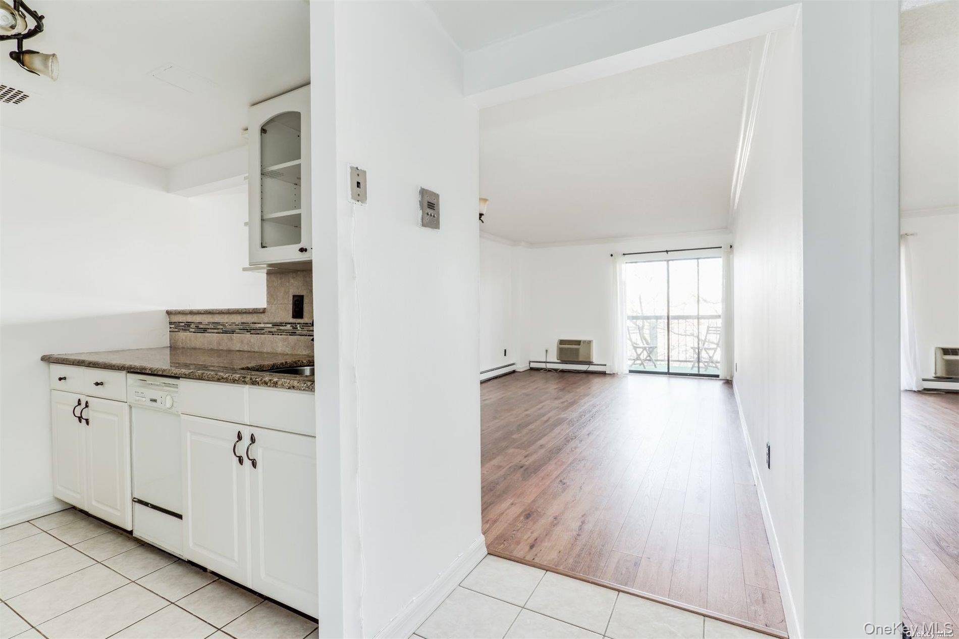 380 Fulton ST #M2, Farmingdale, NY 11735