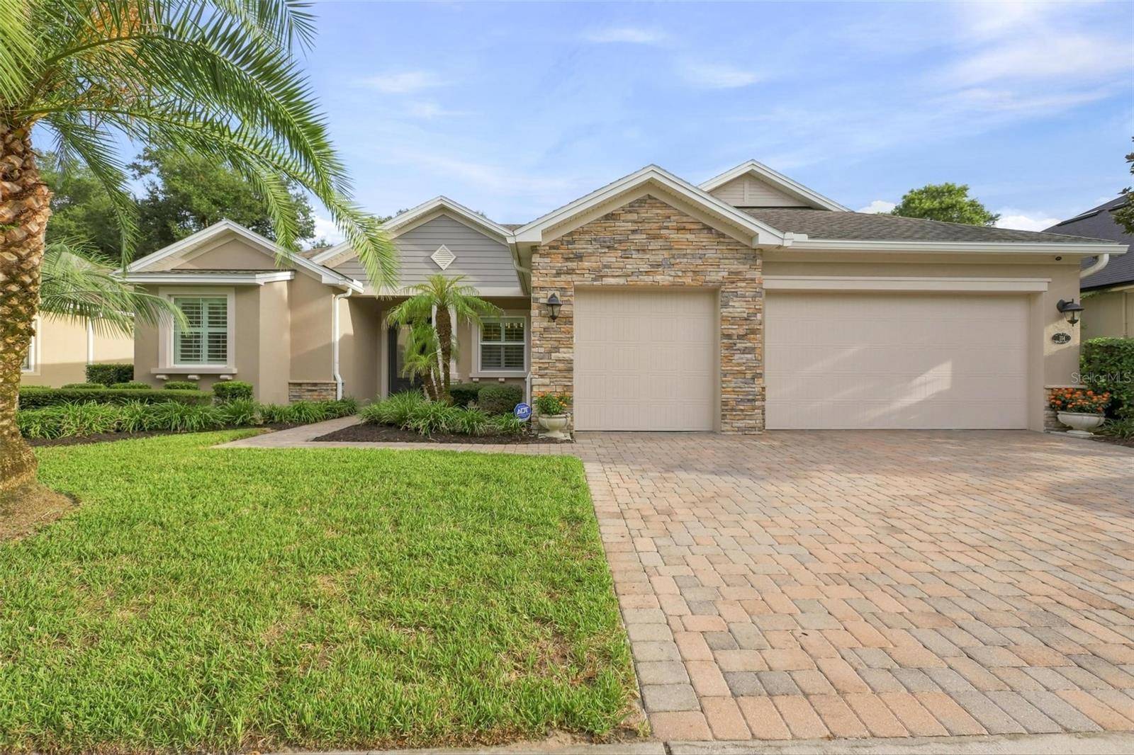 114 IVYDALE MANOR DR, Deland, FL 32724
