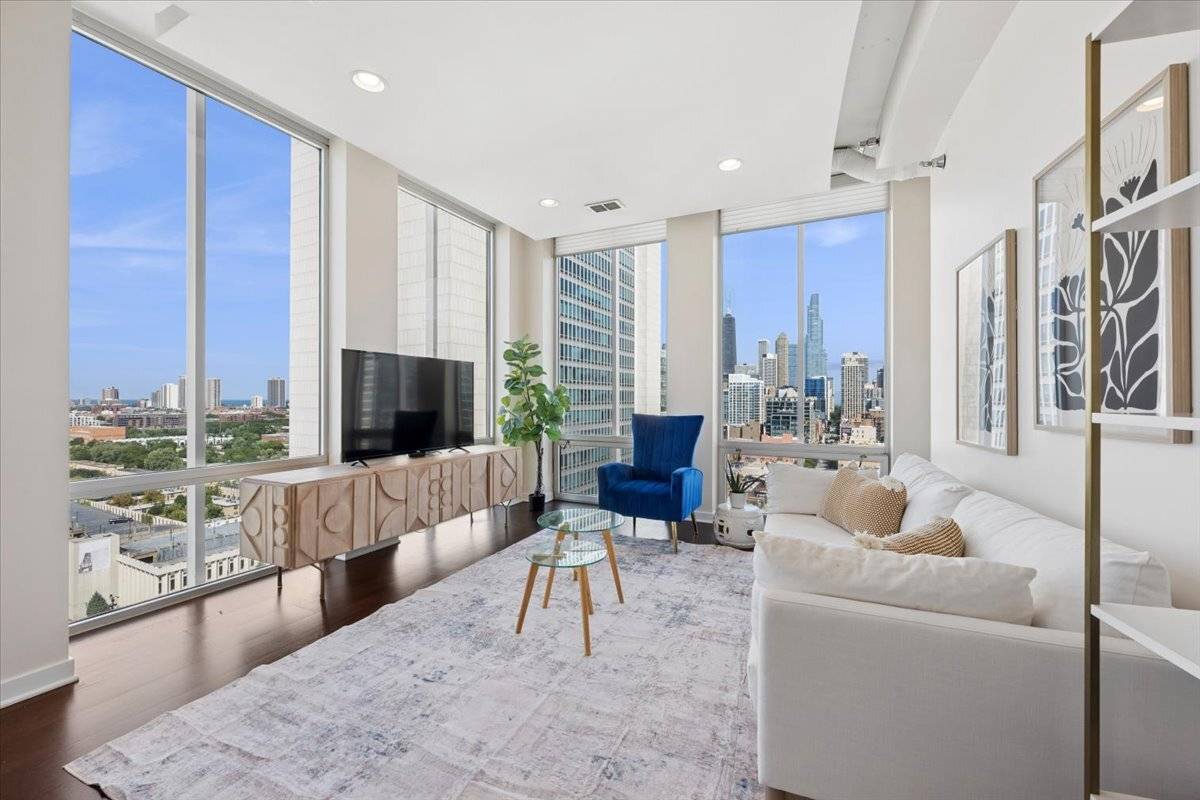 720 N LARRABEE ST #1601, Chicago, IL 60654
