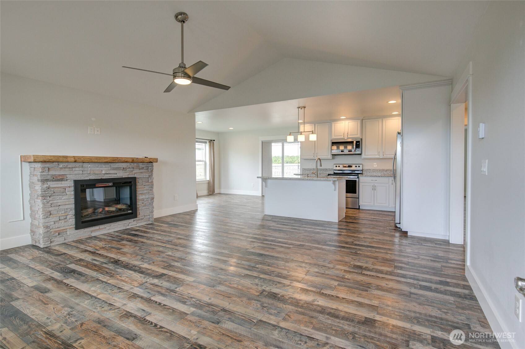 1092 Crestshire LOOP SW, Ocean Shores, WA 98569