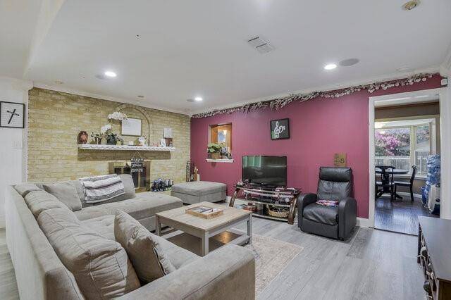 802 Crest Oak Court, Arlington, TX 76012