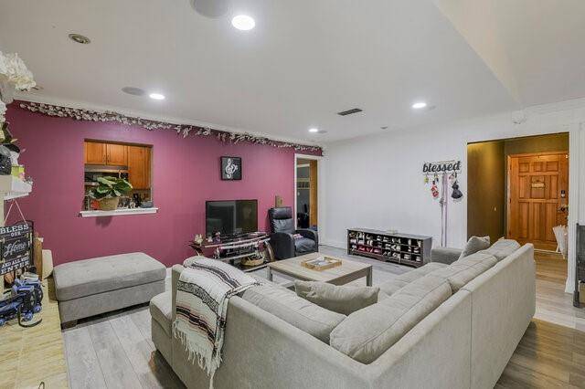 802 Crest Oak Court, Arlington, TX 76012