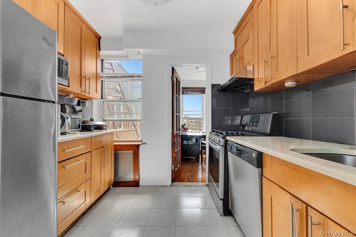 105-34 65th AVE #6E, Forest Hills, NY 11375