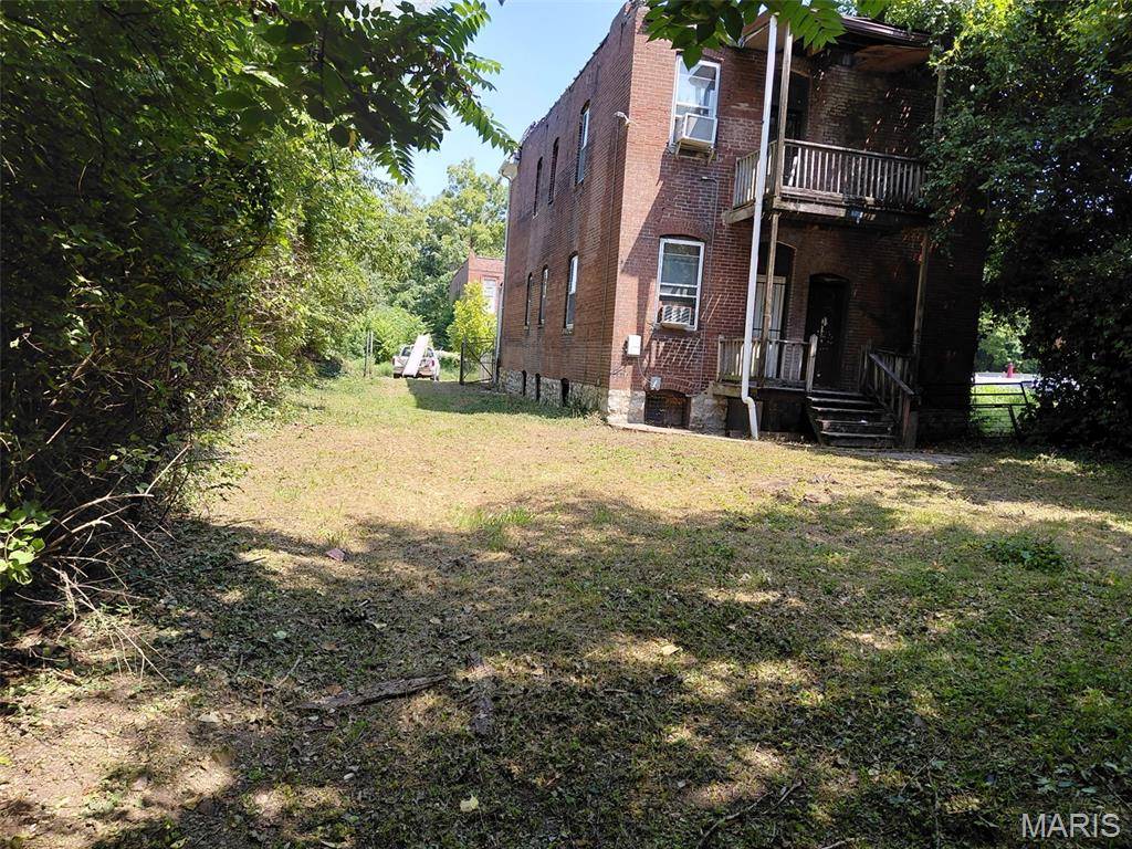 6032 Suburban AVE, St Louis, MO 63112