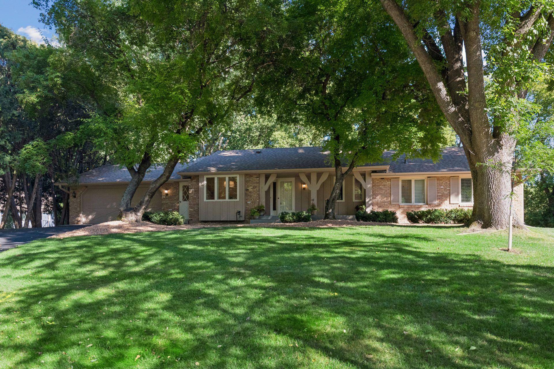 6619 Londonderry DR, Edina, MN 55436