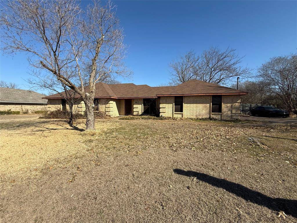 116 Crest Brook Drive, Red Oak, TX 75154