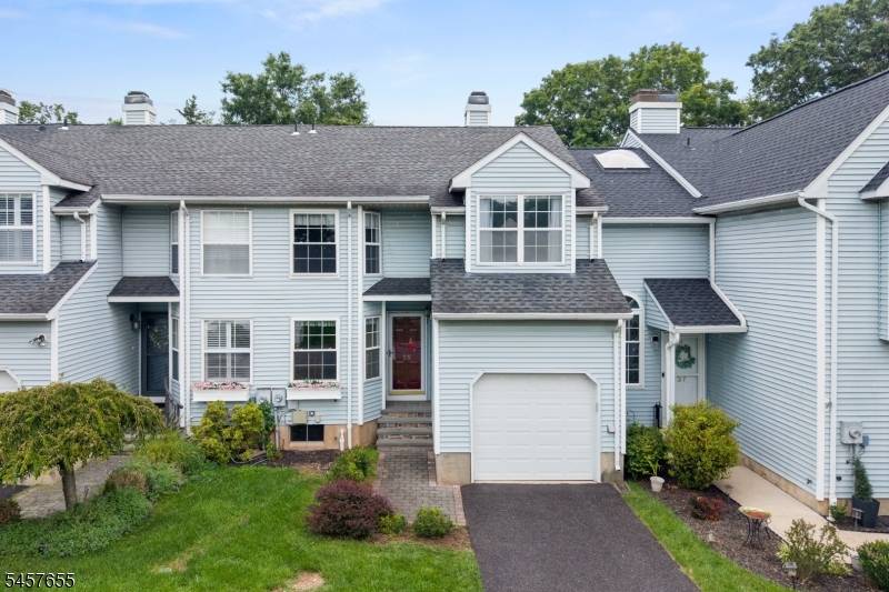 35 Arapaho Trl, Branchburg Twp., NJ 08876