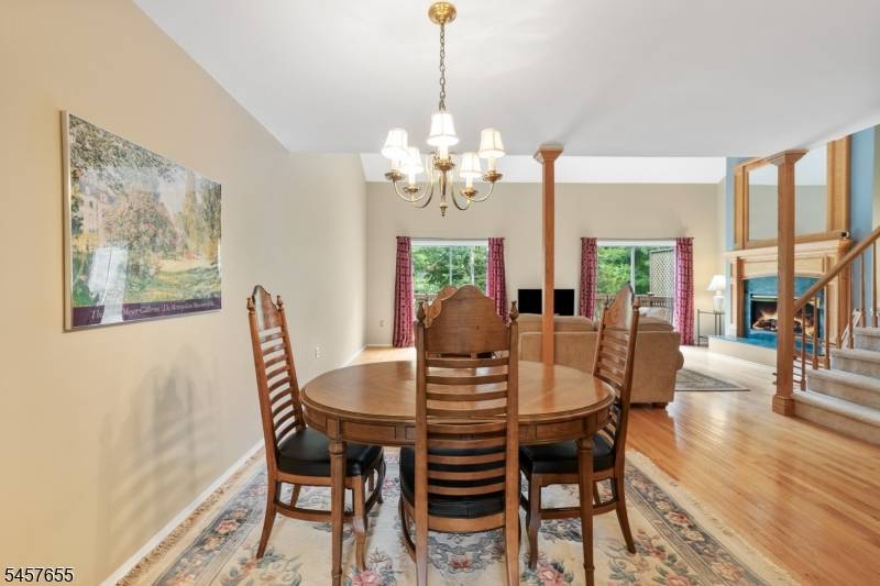 35 Arapaho Trl, Branchburg Twp., NJ 08876