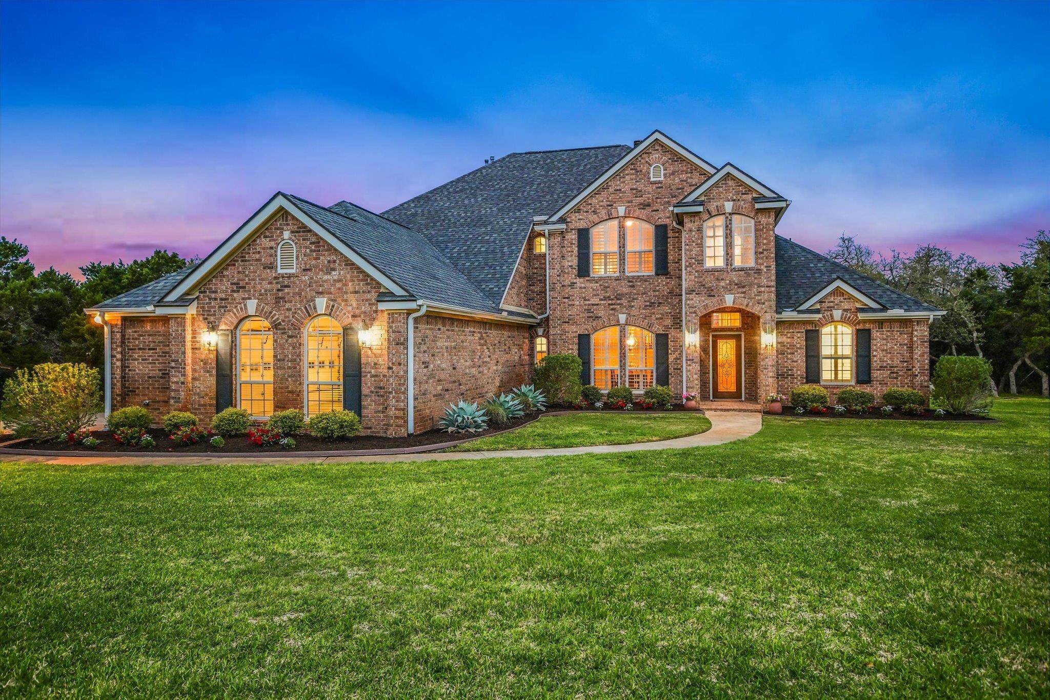 504 Saddlehorn DR, Dripping Springs, TX 78620