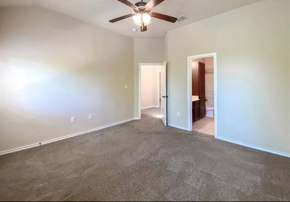 137 Creekside Villa DR, Kyle, TX 78640