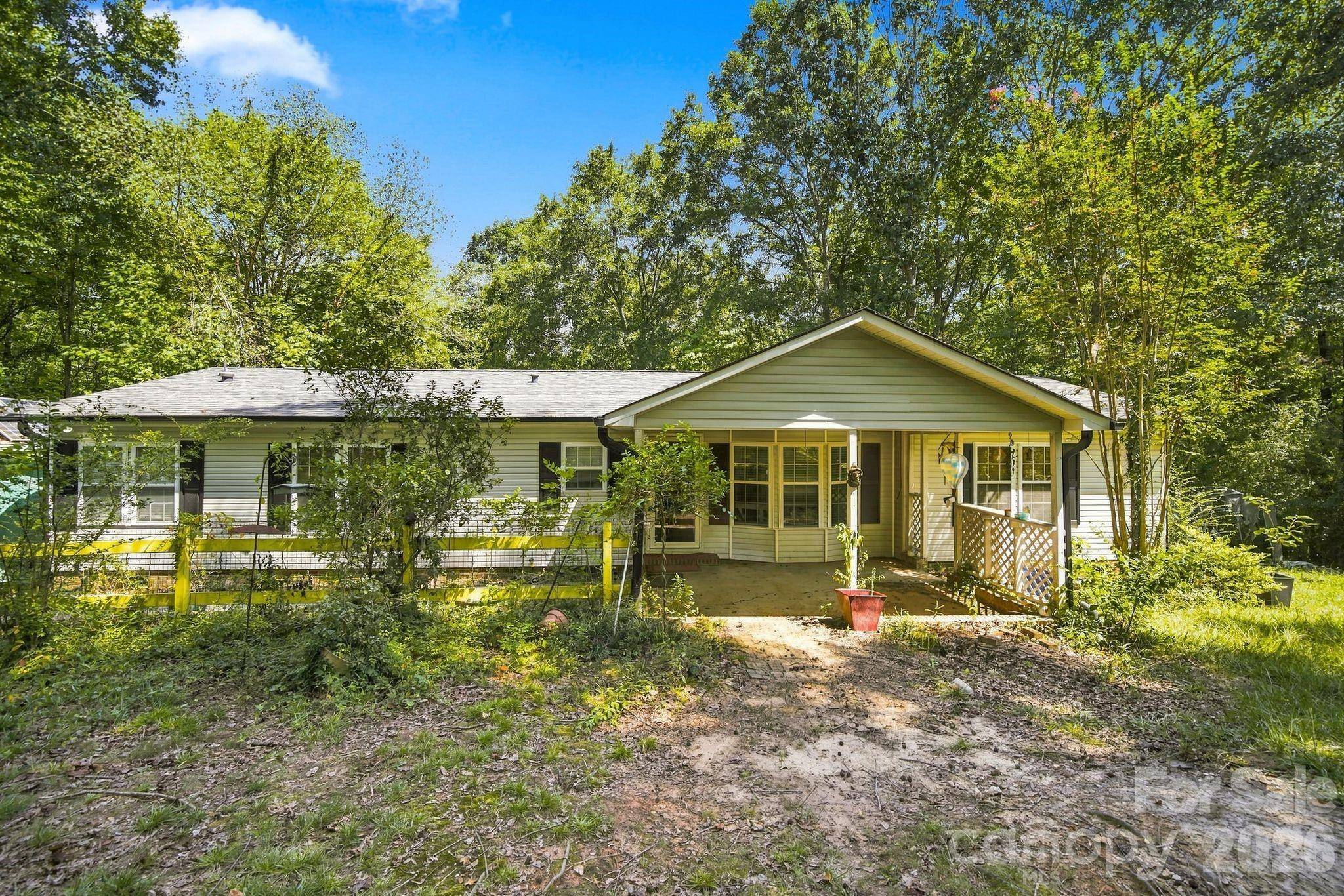 1062 Bayneswood LN, Fort Mill, SC 29707